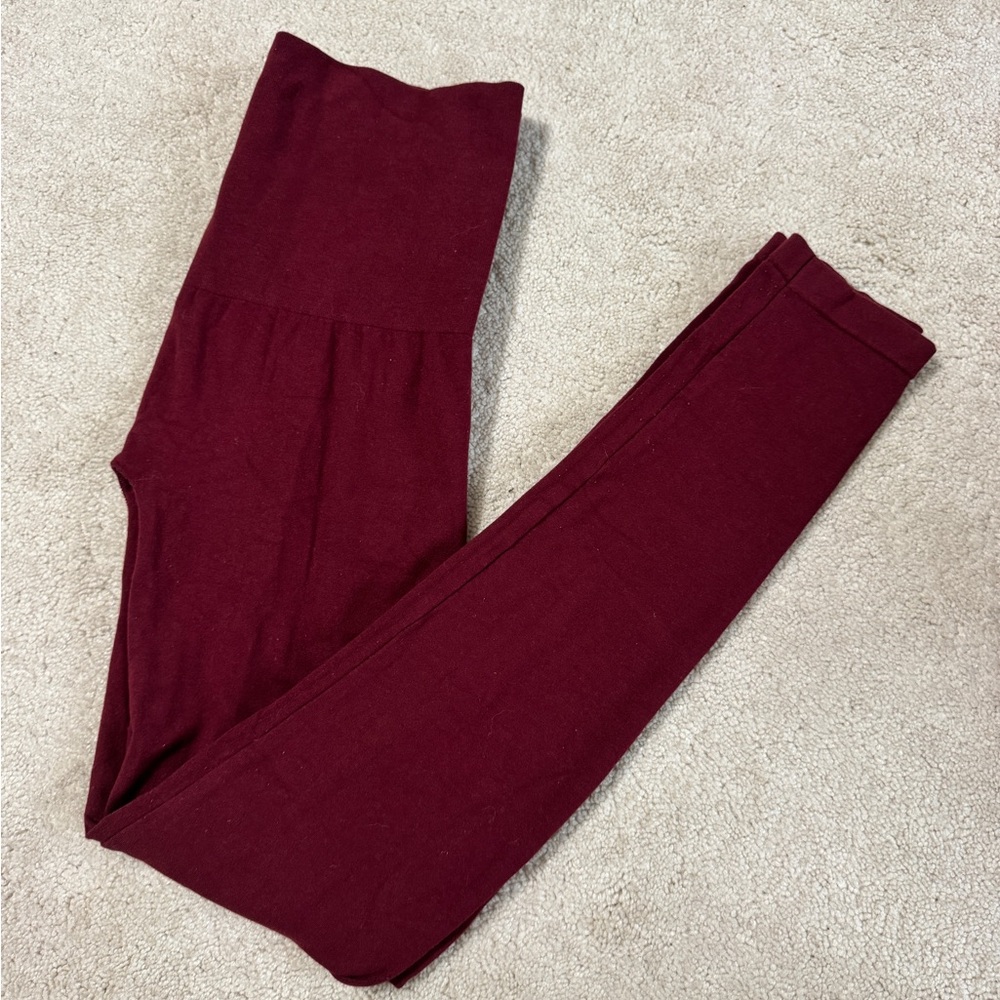 woman’s Maroon Leggings